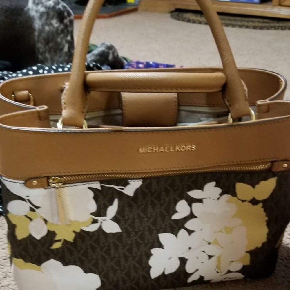 Michael Kors purse